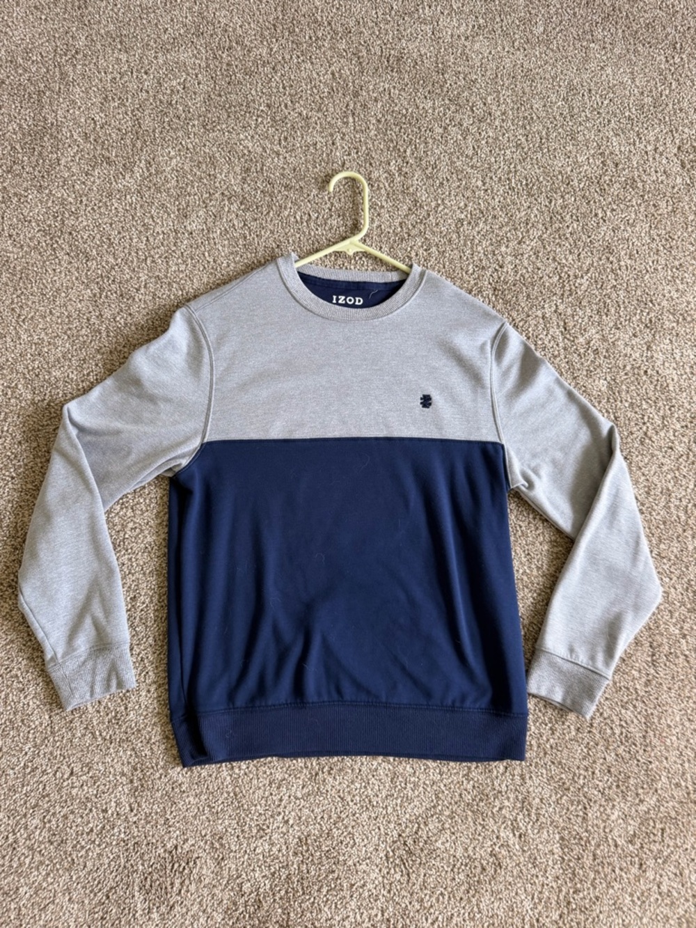 Izod Men's Navy and Light Gray Colorblock Crewneck Sweater
